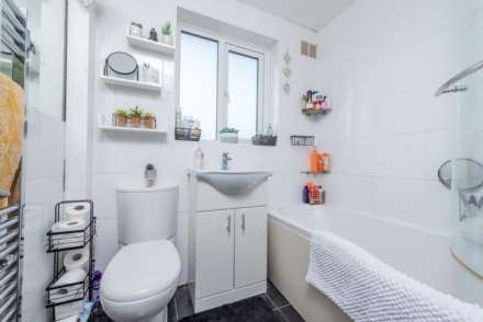 Lynmouth Avenue, Morden, Image 7