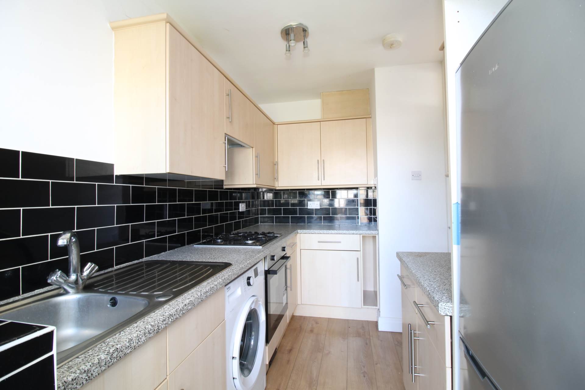 Tudor Drive, Morden, Image 4