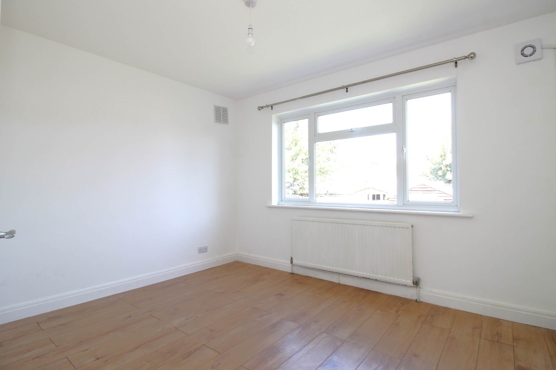 Tudor Drive, Morden, Image 5