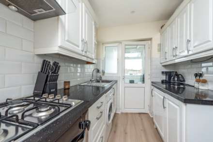 Tudor Drive, Morden, Image 4