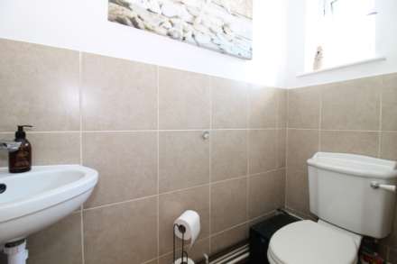 Stonecot Hill, Sutton, Image 9