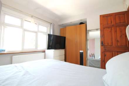 Gander Green Lane, Sutton, Image 9