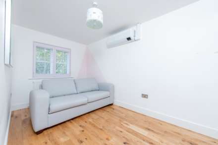 Aragon Place, Morden, Image 10