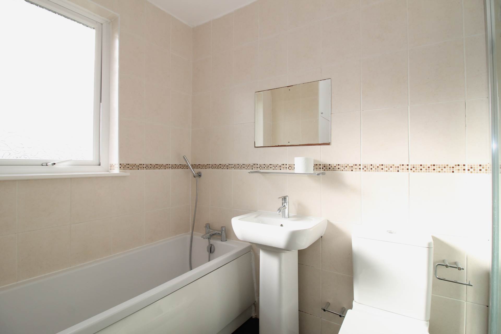 Ebbisham Road, Worcester Park, Image 13