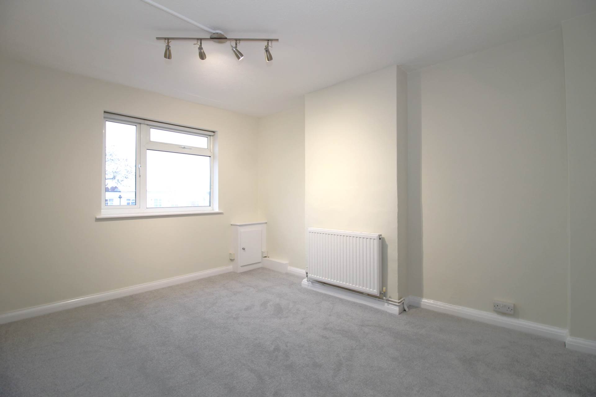 Stonecot Hill, Sutton, Image 2