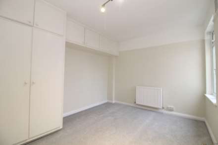 Stonecot Hill, Sutton, Image 4