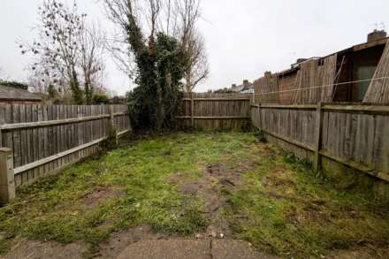 Stonecot Hill, Sutton, Image 7