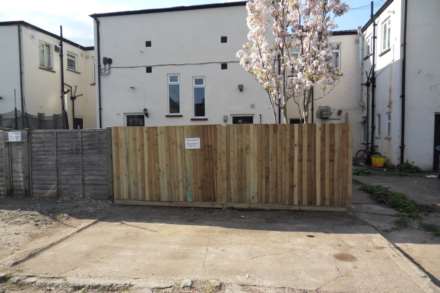 Stonecot Hill, Sutton, Image 8