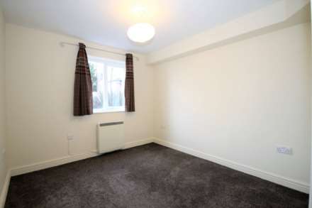 Beaver Close, Morden, Image 5