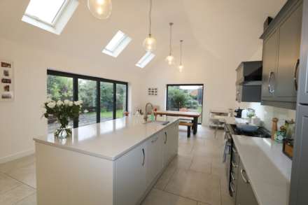 5 Bedroom Detached, Long Lane, Tilehurst