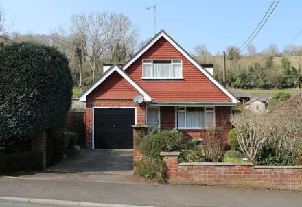 2 Bedroom Detached, The Coombe, Streatley