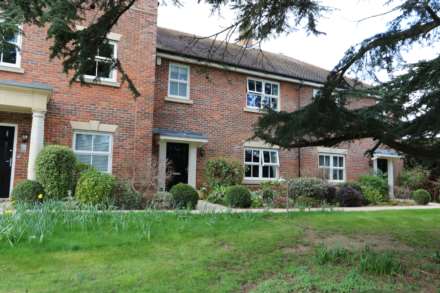 Property For Sale Breedons Court, Breedons Hill, Pangbourne, Reading