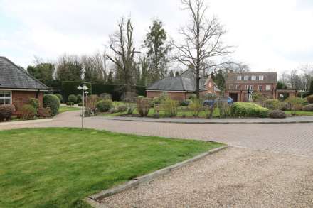 Breedons Court, Breedons Hill, Pangbourne, Image 13