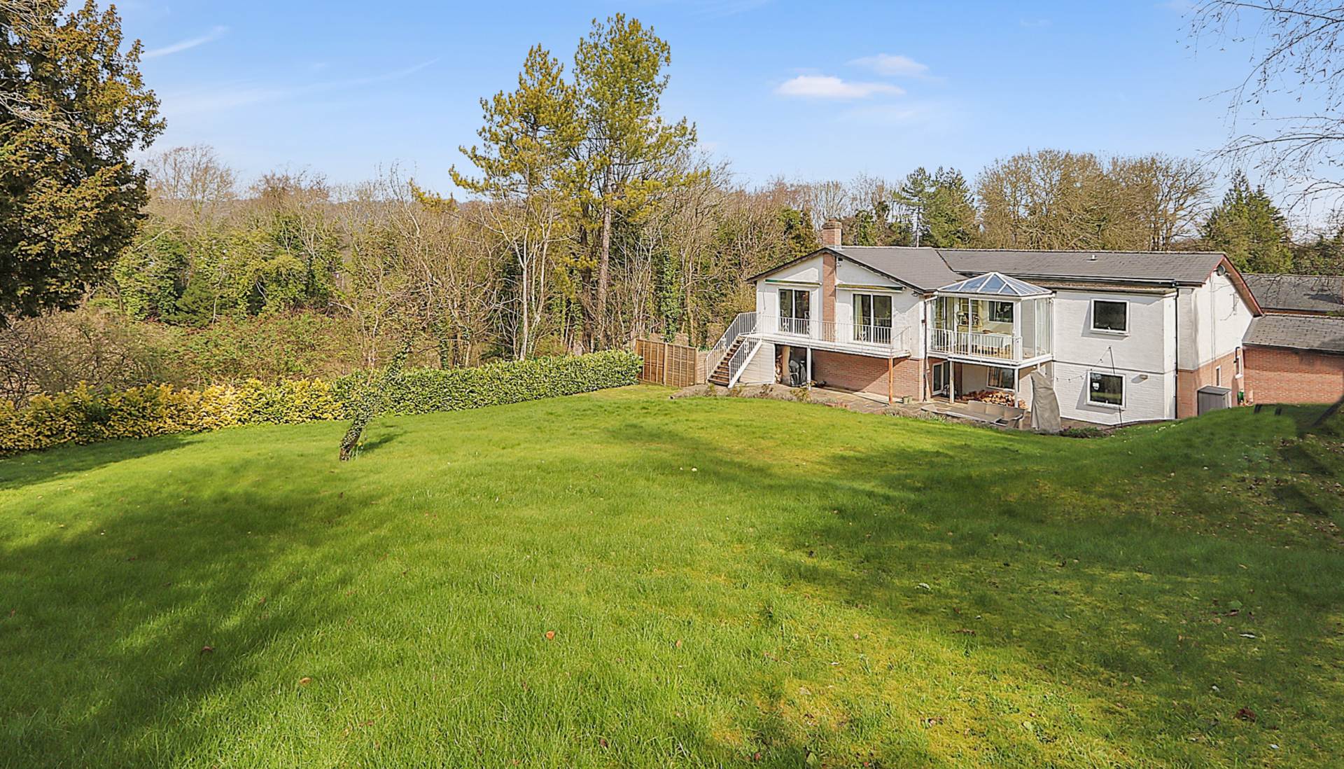 Pangbourne - set in a prime location. Only a few mins from the shops and amenities, Image 1