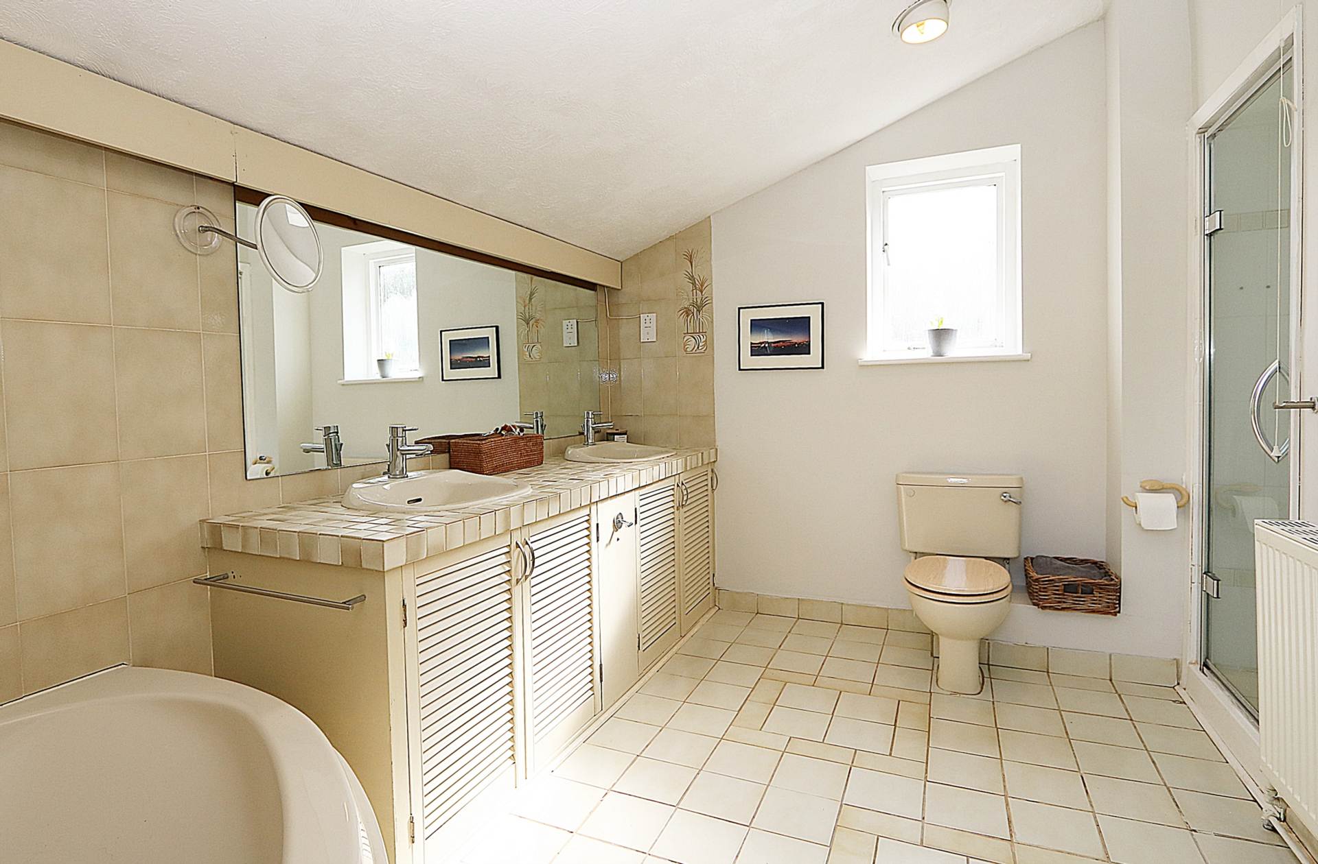 Pangbourne - set in a prime location. Only a few mins from the shops and amenities, Image 18