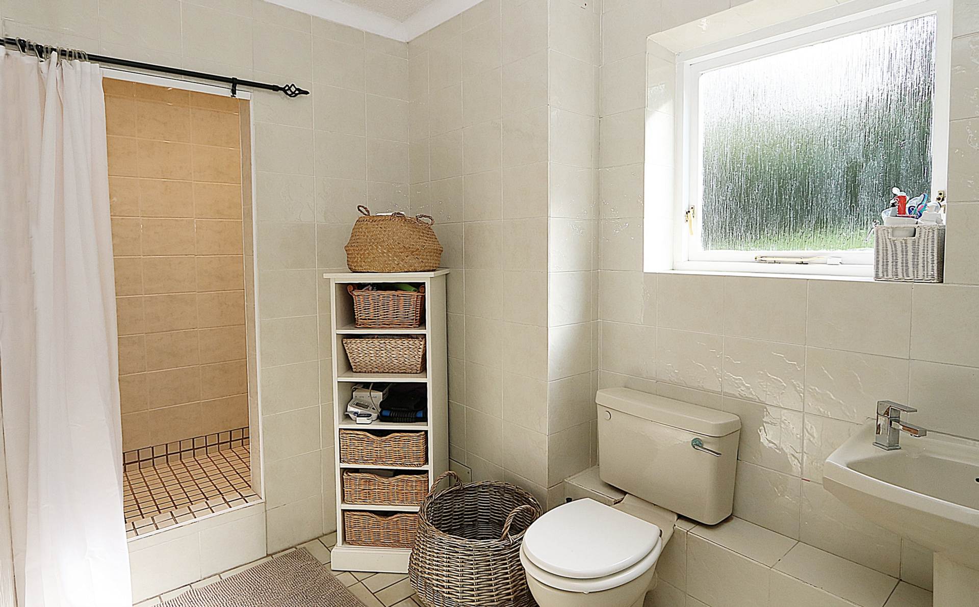 Pangbourne - set in a prime location. Only a few mins from the shops and amenities, Image 22