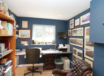 Pangbourne - set in a prime location. Only a few mins from the shops and amenities, Image 11