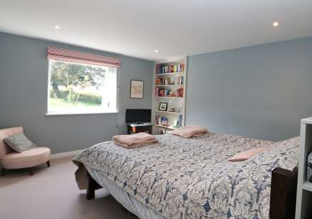 Pangbourne - set in a prime location. Only a few mins from the shops and amenities, Image 17
