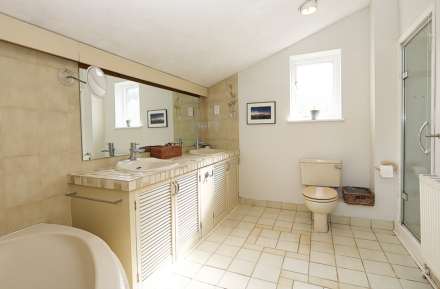 Pangbourne - set in a prime location. Only a few mins from the shops and amenities, Image 18