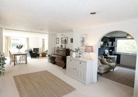 Pangbourne - set in a prime location. Only a few mins from the shops and amenities, Image 2