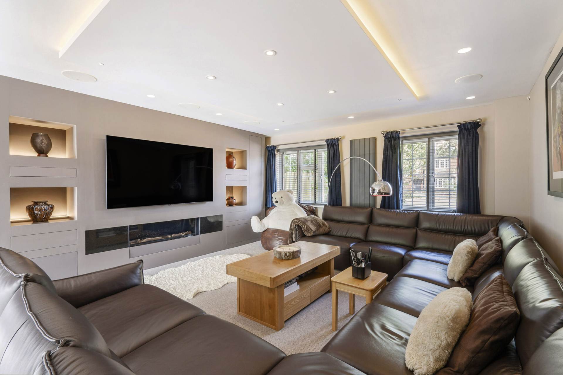 Southend Bradfield - wonderful views, walk to the village shop & post office, cricket pitch, pub/restaurant, Image 13