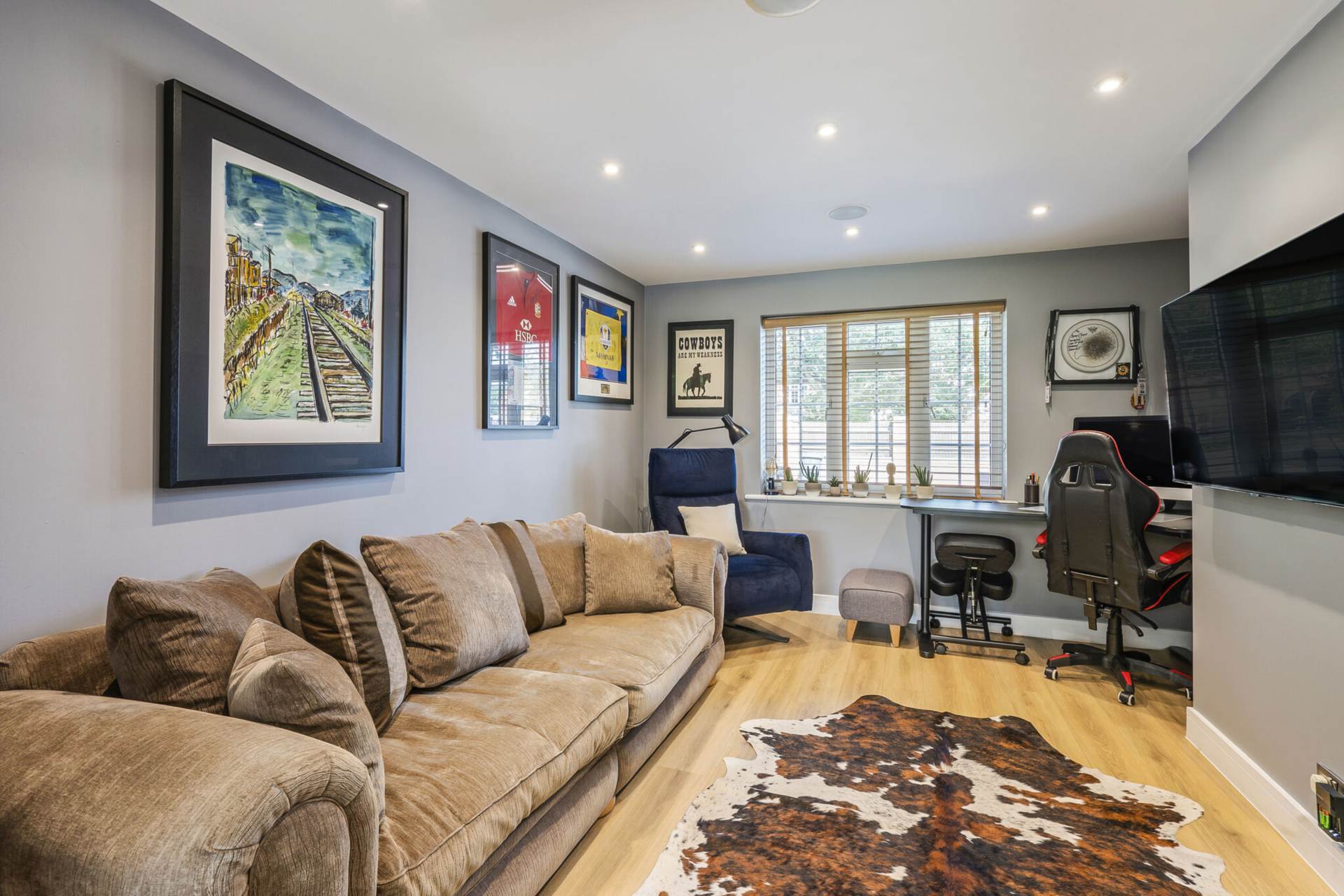 Southend Bradfield - wonderful views, walk to the village shop & post office, cricket pitch, pub/restaurant, Image 14