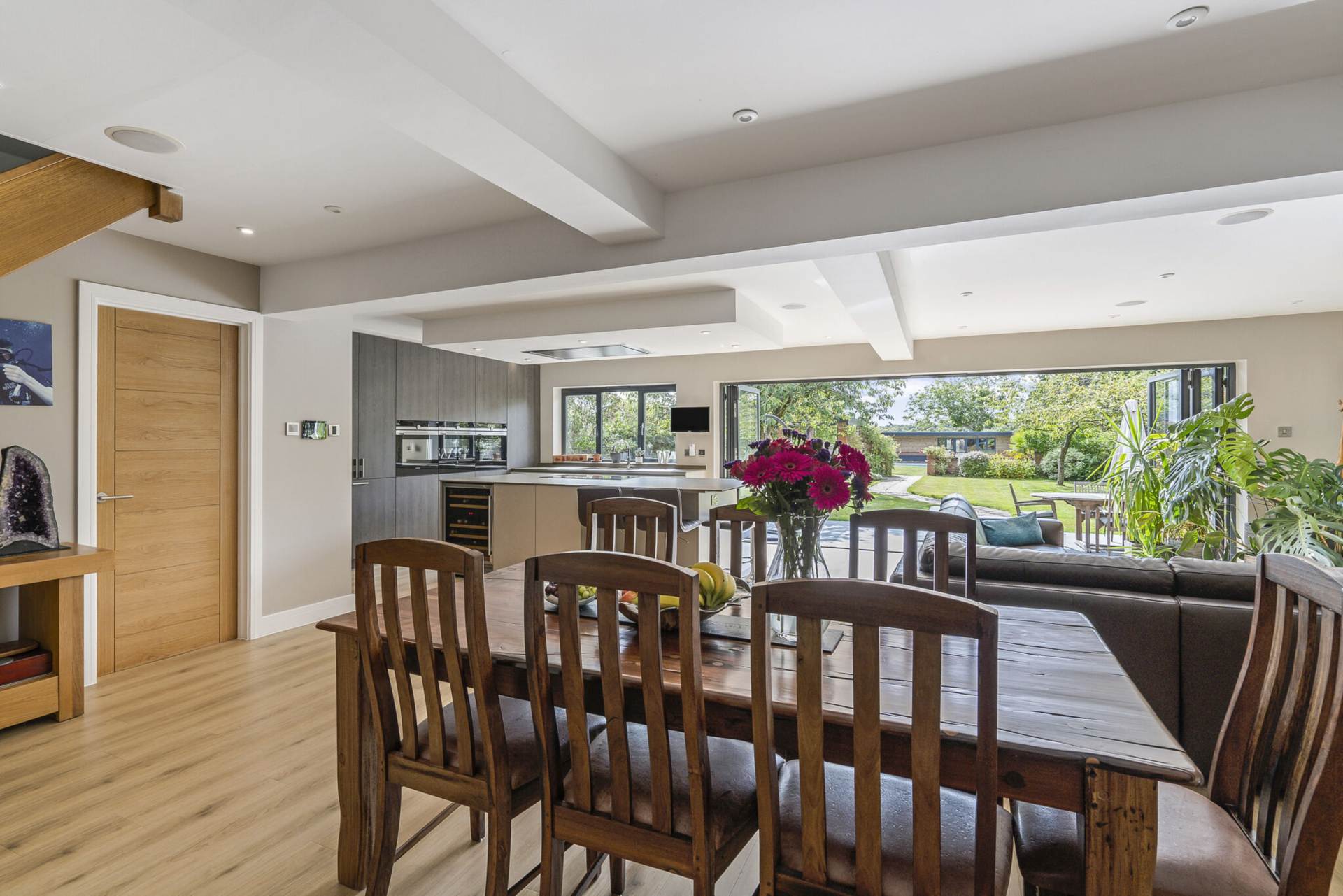 Southend Bradfield - wonderful views, walk to the village shop & post office, cricket pitch, pub/restaurant, Image 16