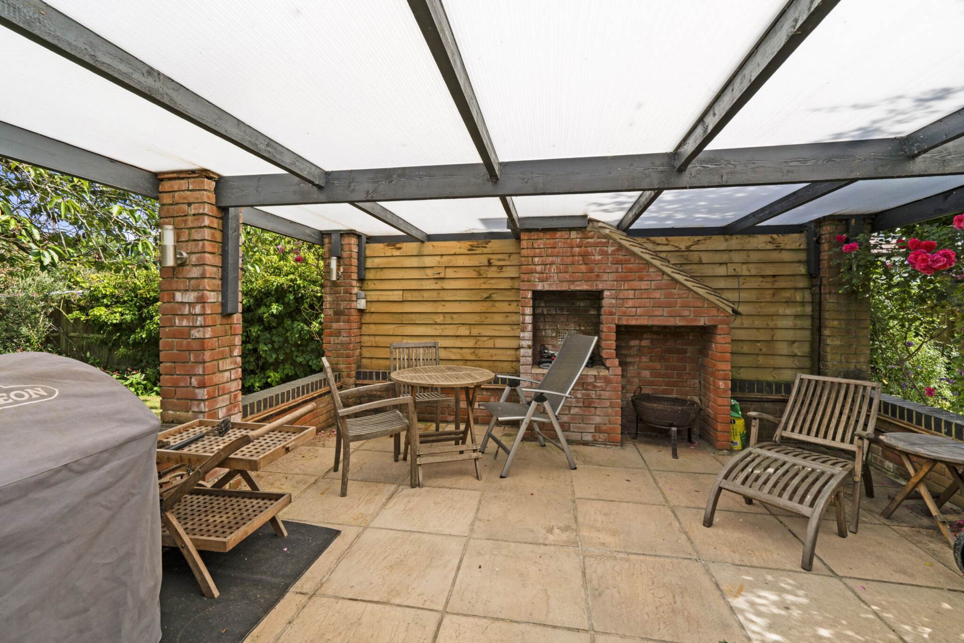 Southend Bradfield - wonderful views, walk to the village shop & post office, cricket pitch, pub/restaurant, Image 9