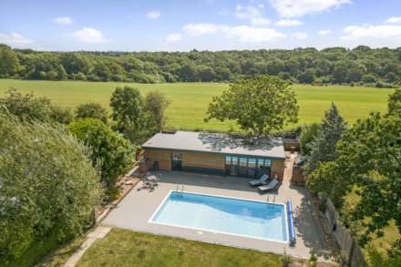 Southend Bradfield - wonderful views, walk to the village shop & post office, cricket pitch, pub/restaurant, Image 11