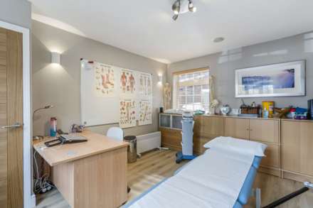 Southend Bradfield - wonderful views, walk to the village shop & post office, cricket pitch, pub/restaurant, Image 18