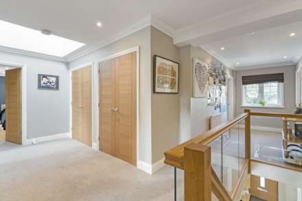 Southend Bradfield - wonderful views, walk to the village shop & post office, cricket pitch, pub/restaurant, Image 24