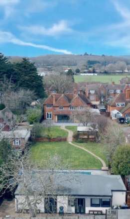 Southend Bradfield - wonderful views, walk to the village shop & post office, cricket pitch, pub/restaurant, Image 6