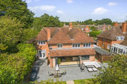 Southend Bradfield - wonderful views, walk to the village shop & post office, cricket pitch, pub/restaurant, Image 7