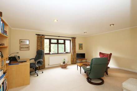 Cedar Drive, Pangbourne, Berkshire, Image 14