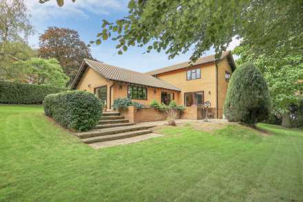 Cedar Drive, Pangbourne, Berkshire, Image 2