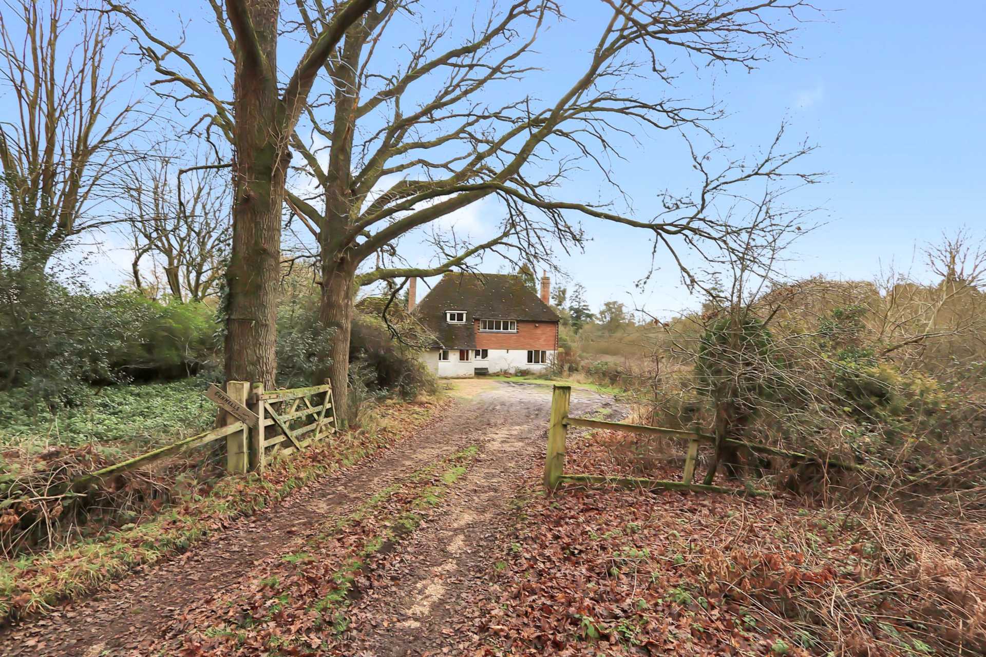 The Avenue, Bucklebury, Image 1