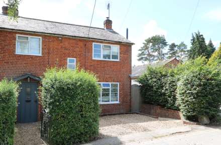 3 Bedroom End Terrace, Tidmarsh, Berkshire