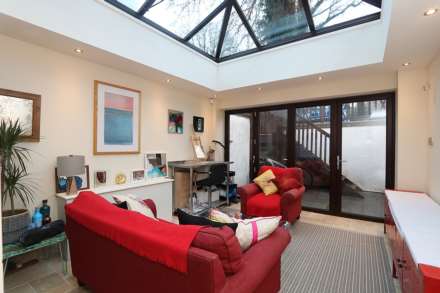 Shooters Hill, Pangbourne, Berkshire, Image 13