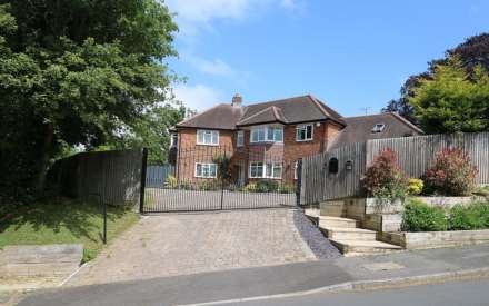 5 Bedroom Detached, Purley On Thames, Berkshire