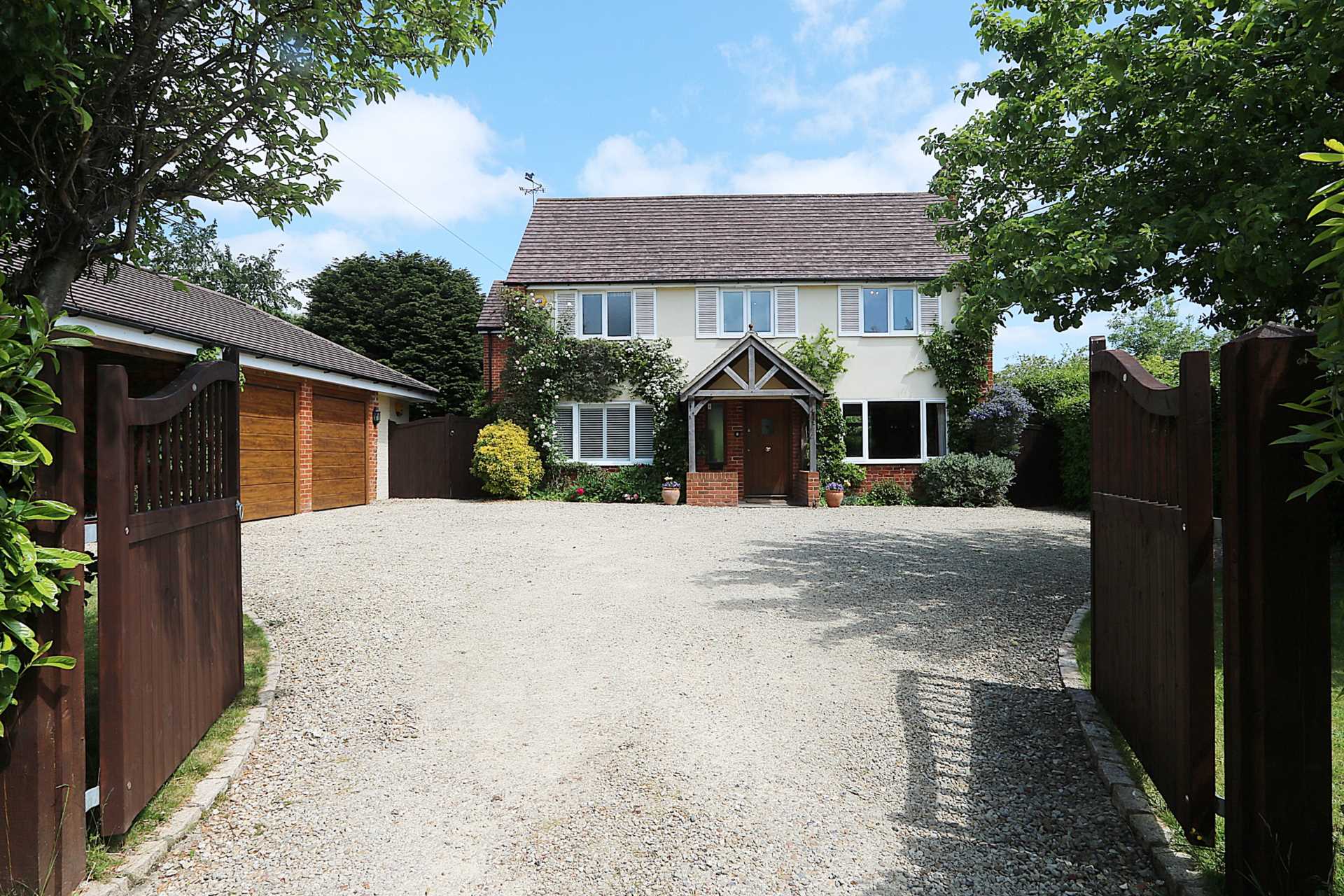 Beckfords, Upper Basildon, Berkshire, Image 1