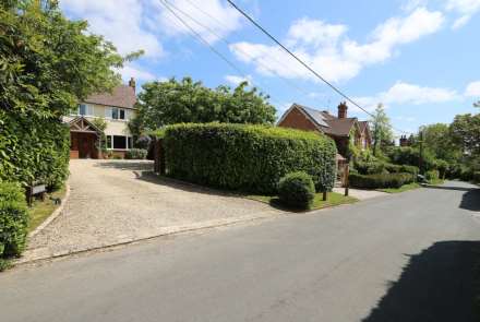 Beckfords, Upper Basildon, Berkshire, Image 32