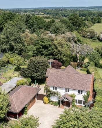 Beckfords, Upper Basildon, Berkshire, Image 7