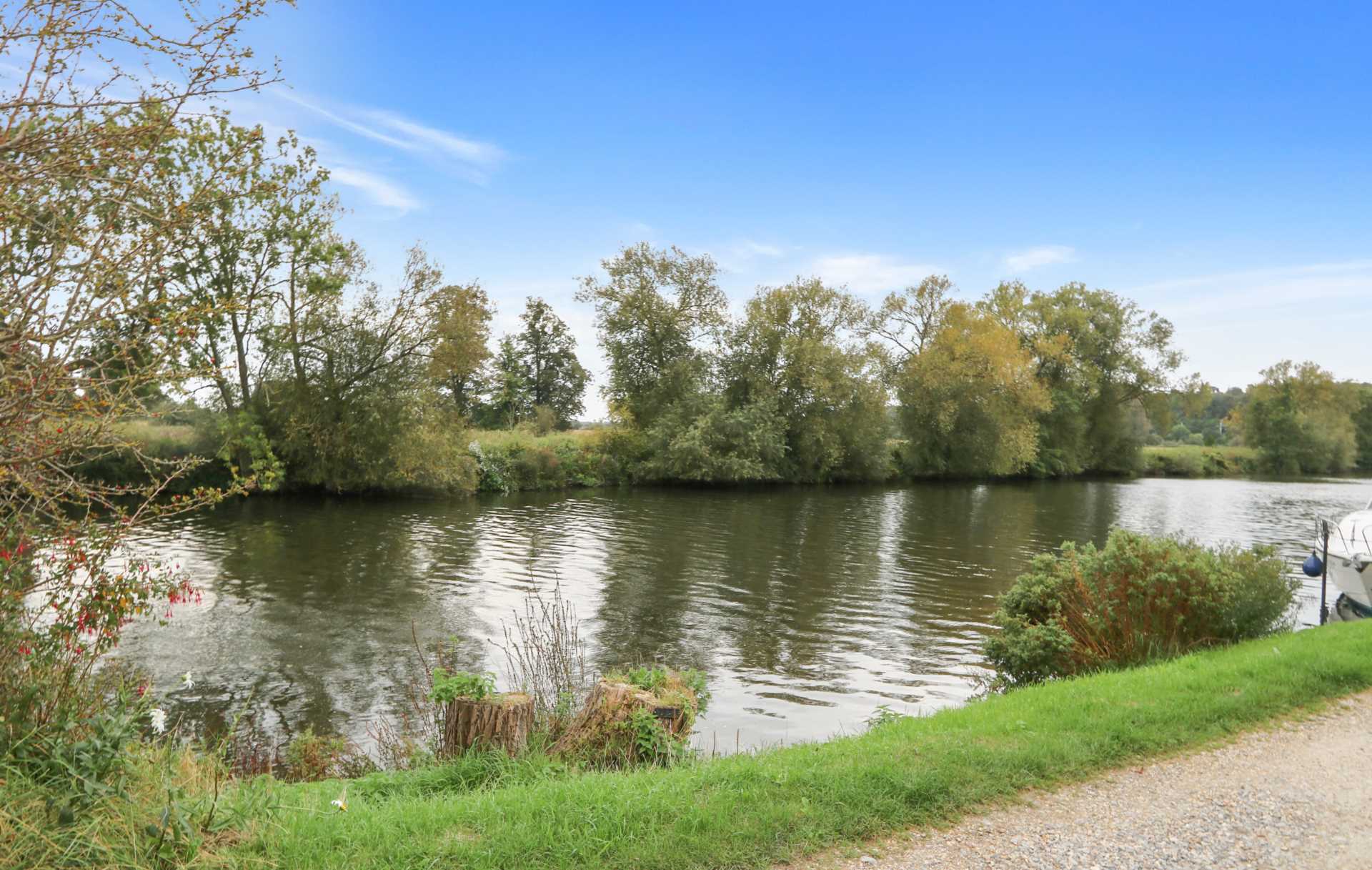 River Gardens, Purley On Thames, Berkshire, Image 11