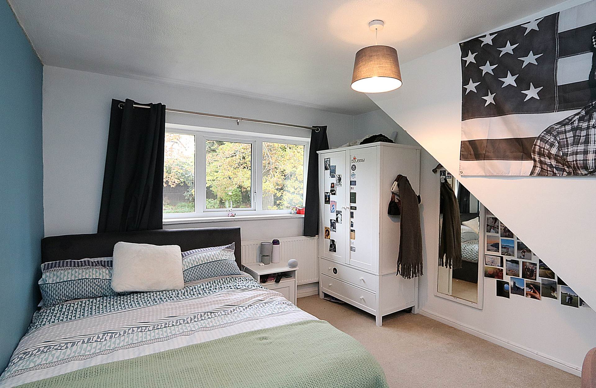 St James Close, Pangbourne - 5 bedrooms. Walk to shops & station to London,, Image 13