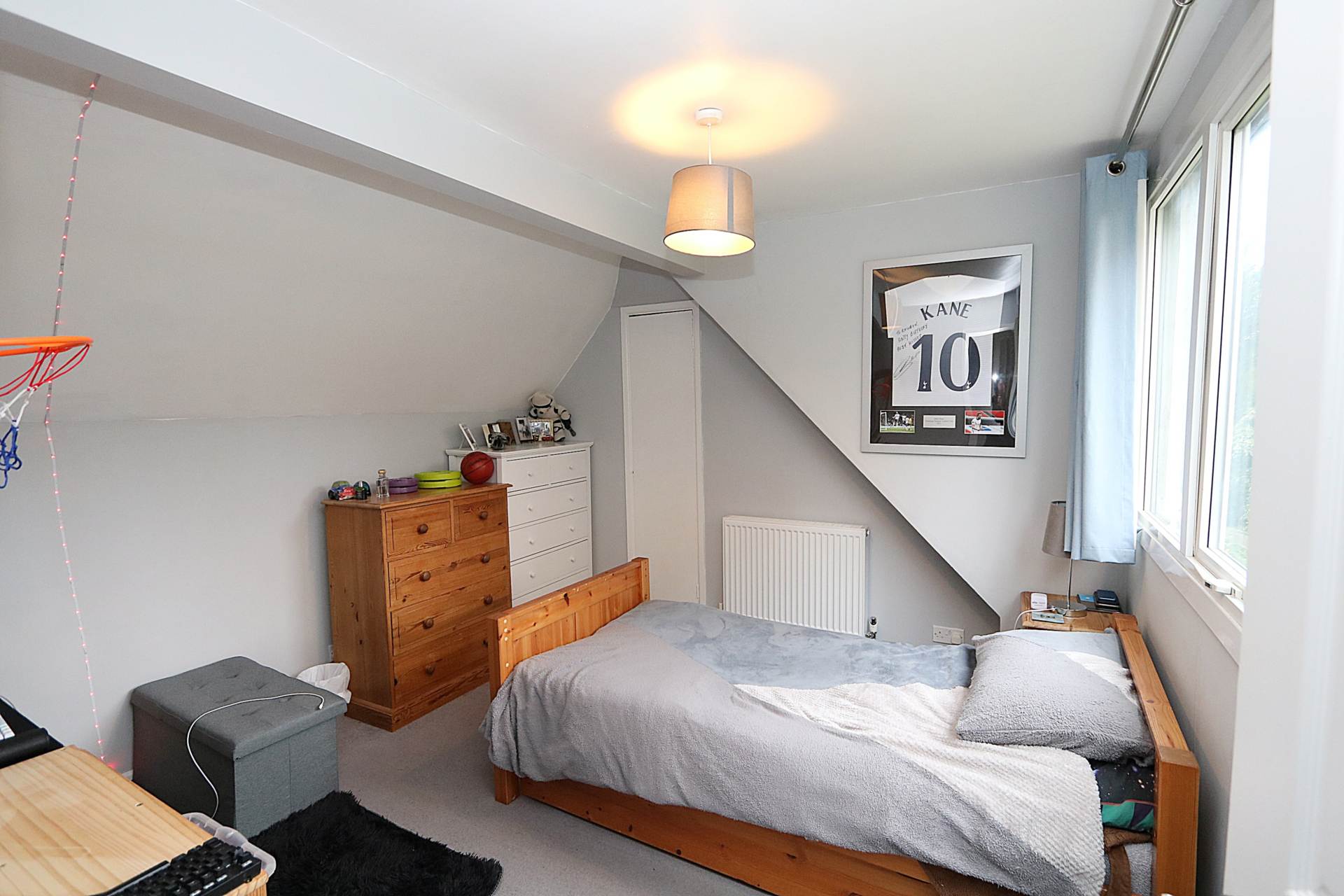 St James Close, Pangbourne - 5 bedrooms. Walk to shops & station to London,, Image 15