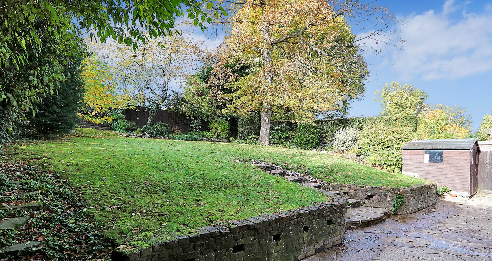 St James Close, Pangbourne - 5 bedrooms. Walk to shops & station to London,, Image 17