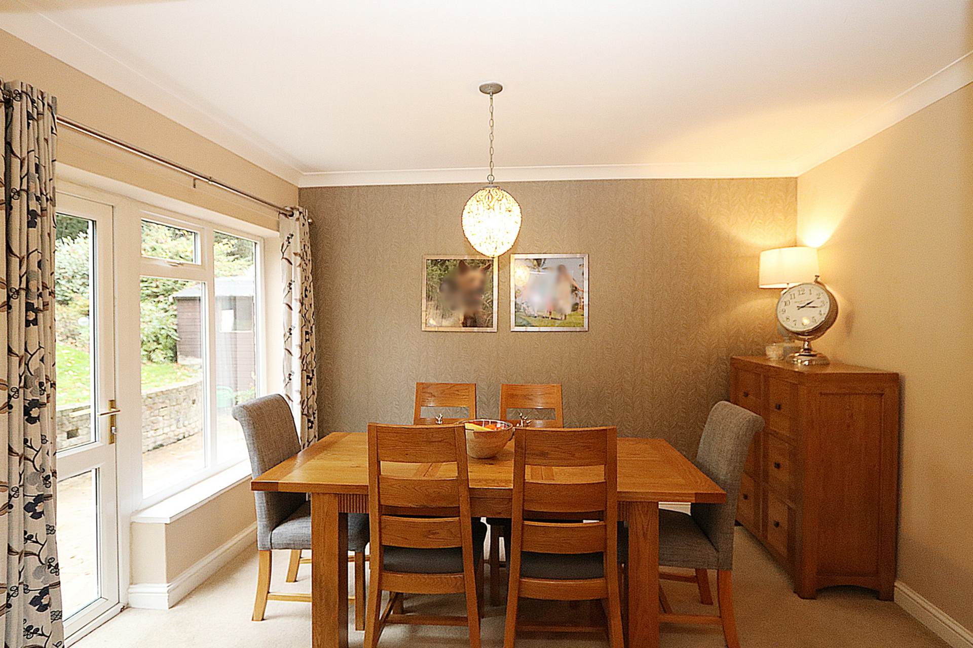 St James Close, Pangbourne - 5 bedrooms. Walk to shops & station to London,, Image 6