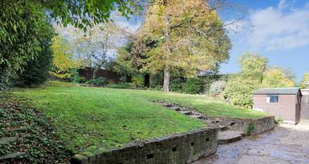 St James Close, Pangbourne - 5 bedrooms. Walk to shops & station to London,, Image 17