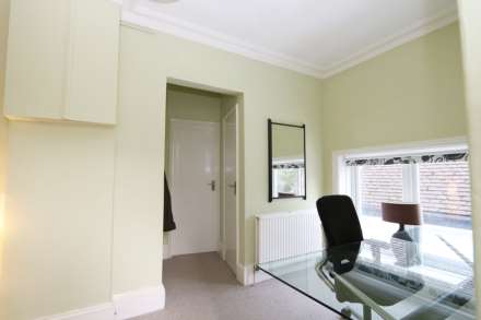 Pangbourne -  Walk to station to London/ Oxford, shops and amenities (2 mins approx), Image 7