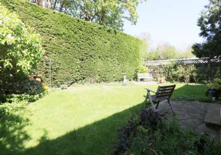 St James Close, Pangbourne - Chain free, Image 13